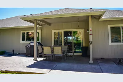 799 Three Pines Road, Grants Pass, OR 97526 - Photo 17