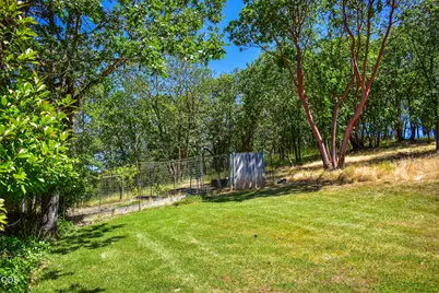 799 Three Pines Road, Grants Pass, OR 97526 - Photo 13