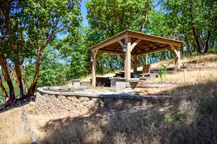 799 Three Pines Rd, Grants Pass, OR 97526 - Photo 29