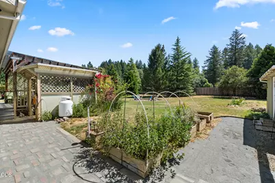 523 E Forks Circle, Cave Junction, OR 97523 - Photo 29
