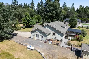 523 E Forks Cir, Cave Junction, OR 97523 - Photo 41