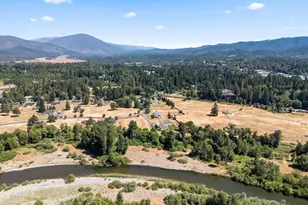 523 E Forks Cir, Cave Junction, OR 97523 - Photo 45