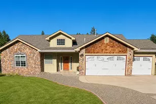 523 E Forks Cir, Cave Junction, OR 97523 - Photo 1