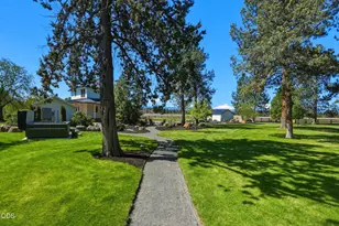 17186 Hwy 126, Sisters, OR 97759 - Photo 37