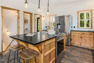 17186 Hwy 126, Sisters, OR 97759 - Photo 9