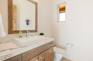 60454 Kangaroo Loop, Bend, OR 97702 - Photo 19