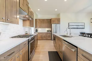 60454 Kangaroo Loop, Bend, OR 97702 - Photo 15