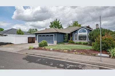 3281 Ford Drive, Medford, OR 97504 - Photo 3