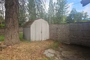 2062 Lampman Rd, Gold Hill, OR 97525 - Photo 17