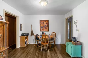 139 N Columbus Ave, Medford, OR 97501 - Photo 9