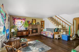 139 N Columbus Ave, Medford, OR 97501 - Photo 5