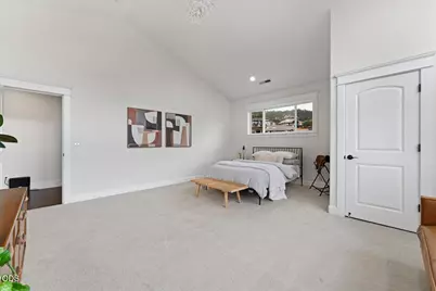 1013 Roxy Ann Road, Medford, OR 97504 - Photo 57