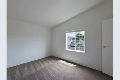1570 S Peach Street # 13, Medford, OR 97501 - Photo 19