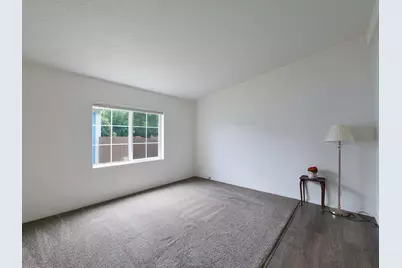 1570 S Peach Street # 13, Medford, OR 97501 - Photo 15