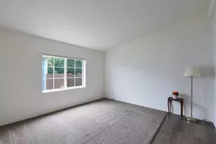 1570 S Peach St, Medford, OR 97501 - Photo 15