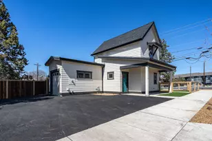 61579 SE Lucia St, Bend, OR 97702 - Photo 7