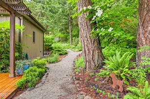 611 Forest St, Ashland, OR 97520 - Photo 79