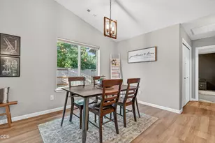 1729 Kaufman Way, Medford, OR 97501 - Photo 11