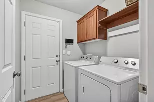 1729 Kaufman Way, Medford, OR 97501 - Photo 17