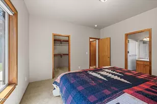 821 Isherwood Dr, Central Point, OR 97502 - Photo 13