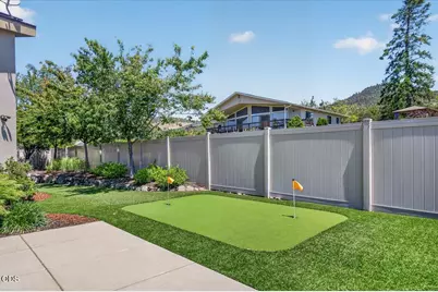 1812 Plateau Drive, Medford, OR 97504 - Photo 43