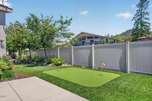 1812 Plateau Dr, Medford, OR 97504 - Photo 43