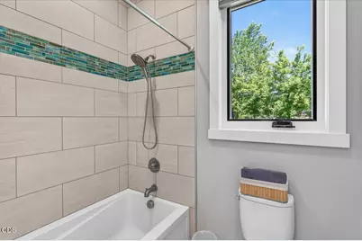 1812 Plateau Drive, Medford, OR 97504 - Photo 21