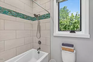 1812 Plateau Dr, Medford, OR 97504 - Photo 21
