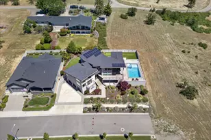 1812 Plateau Dr, Medford, OR 97504 - Photo 59