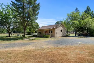 225 Hummingbird Rd, Cave Junction, OR 97523 - Photo 23