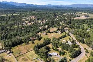 225 Hummingbird Rd, Cave Junction, OR 97523 - Photo 27