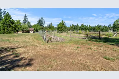 225 Hummingbird Road, Cave Junction, OR 97523 - Photo 21