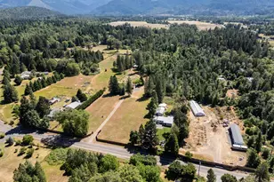 225 Hummingbird Rd, Cave Junction, OR 97523 - Photo 29