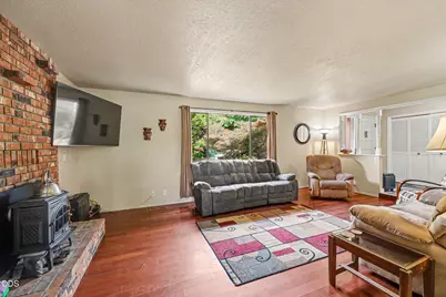 962 NE 11th Street, Grants Pass, OR 97526 - Photo 9