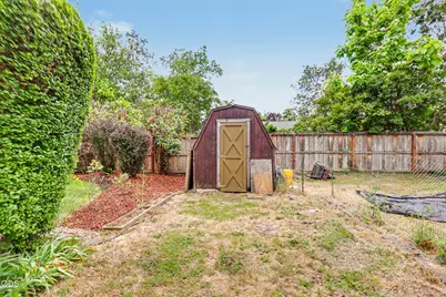 962 NE 11th Street, Grants Pass, OR 97526 - Photo 39