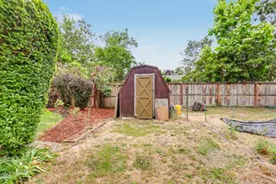 962 NE 11th St, Grants Pass, OR 97526 - Photo 39