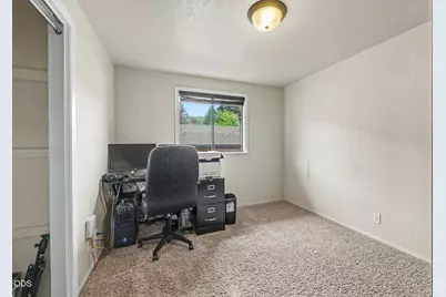 962 NE 11th Street, Grants Pass, OR 97526 - Photo 37