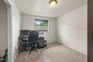 962 NE 11th St, Grants Pass, OR 97526 - Photo 37
