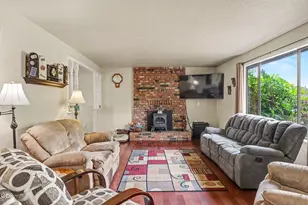 962 NE 11th St, Grants Pass, OR 97526 - Photo 7