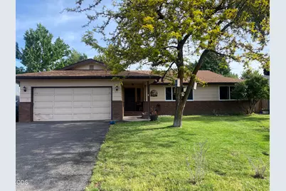 434 Pelican Street, Klamath Falls, OR 97601 - Photo 1