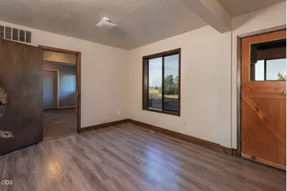 26275 Willard Road, Bend, OR 97701 - Photo 5