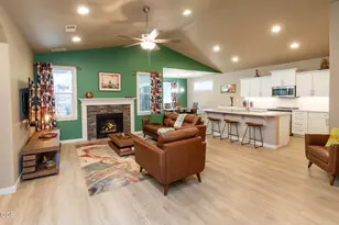 20417 SE Senden Ln, Bend, OR 97702 - Photo 13