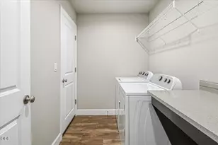 270 NW 33rd St, Redmond, OR 97756 - Photo 25