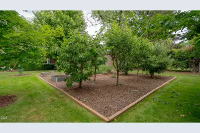 135 S Keene Way Drive, Medford, OR 97504 - Photo 3