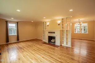 135 S Keene Way Dr, Medford, OR 97504 - Photo 13