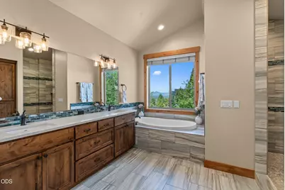 10792 Ironstone Court, Redmond, OR 97756 - Photo 33