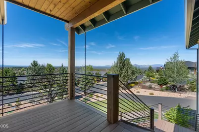 10792 Ironstone Court, Redmond, OR 97756 - Photo 5