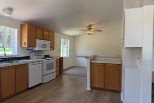 4000 Round Lake Rd, Klamath Falls, OR 97601 - Photo 17