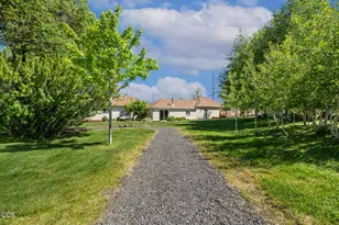 21589 Bear Creek Rd, Bend, OR 97701 - Photo 45