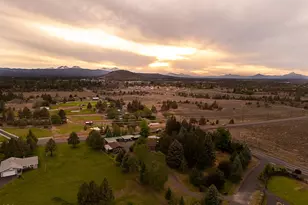 21589 Bear Creek Rd, Bend, OR 97701 - Photo 55